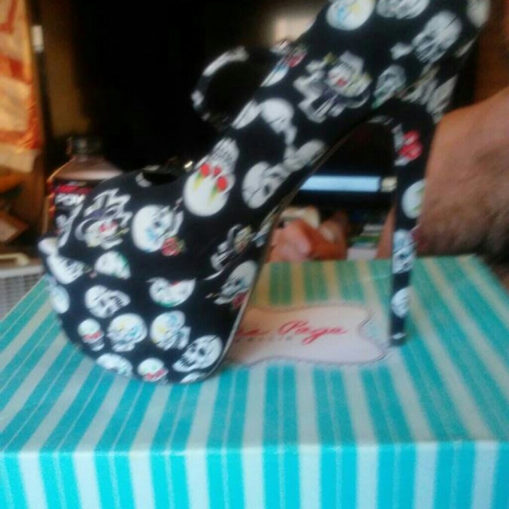 Bettie Page Skulls Heels